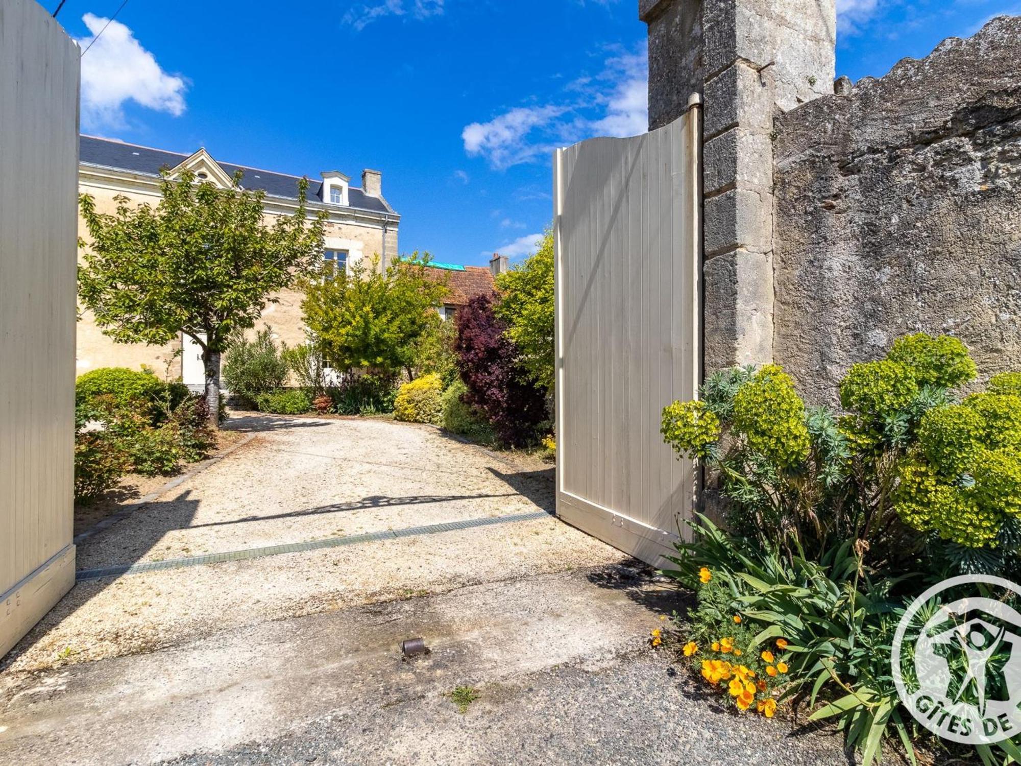 Sejour De Charme Avec Piscine A Saint-Georges-Sur-Layon, Proche De Saumur Et Des Chateaux De La Loire - Fr-1-622-81 Bed & Breakfast Doue-en-Anjou Bagian luar foto